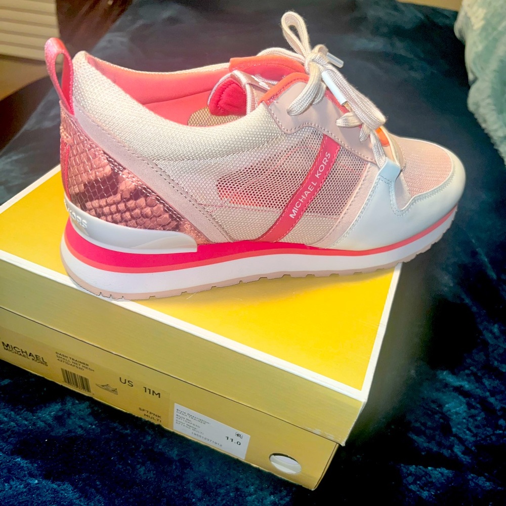 Women’s Michael Kors Sneakers pink and white